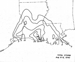 Black and white contoured map showing rainfall amounts as contours, in 3&nbsp;in (75&nbsp;mm) increments from 3&nbsp;in (75&nbsp;mm) to 30&nbsp;in (760&nbsp;mm).