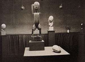 Sleeping Muse can be seen at the bottom right of the pedestal beside another of Brancusi's sculptures in this 1916 pic.