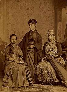 Kei Okami (center) with Anandi Gopal Joshi (left) and Sabat Islambouli (right), picture from 10 October 1885