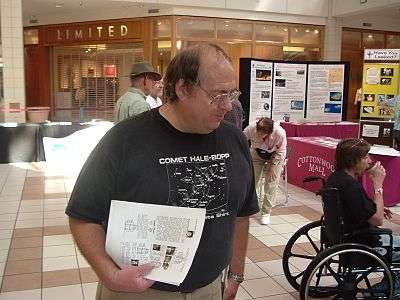 Astronomer Alan Hale at the Cosmic Carnival, Sept. 2005