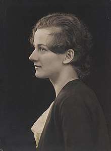 Beatrice Warde in 1925