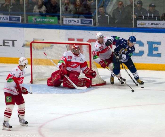 Bodrov, Nikontsev, Yakhin, Plotnikov 2011-10-10 Amur—Spartak Moscow KHL-game.jpeg