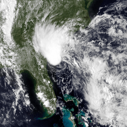 A disorganized Tropical Storm Bonnie positioned southeast of South Carolina on May&nbsp;28