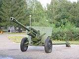 Mid 20th century field artillery piece