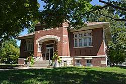 Yates Center Carnegie Library