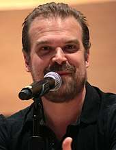 A photograph of David Harbour in 2016