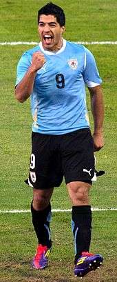  Suárez celebrating scoring