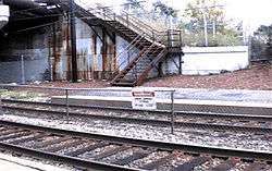 Inbound platform and stairs before 2006 rebuild
