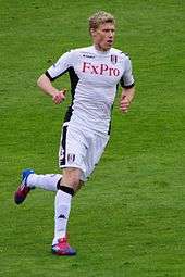 Pogrebnyak playing for Fulham in 2012.