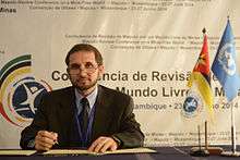 Prince Mired Bin Raad Bin Zeid Al-Hussein of Jordan sign the Maputo Declaration for a Mine-Free World.