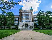 Image of the front entrance of Roosevelt High School
