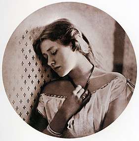 Portrait of Ellen Terry by Julia Margaret Cameron in 1864