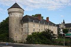 Le château de Tours.