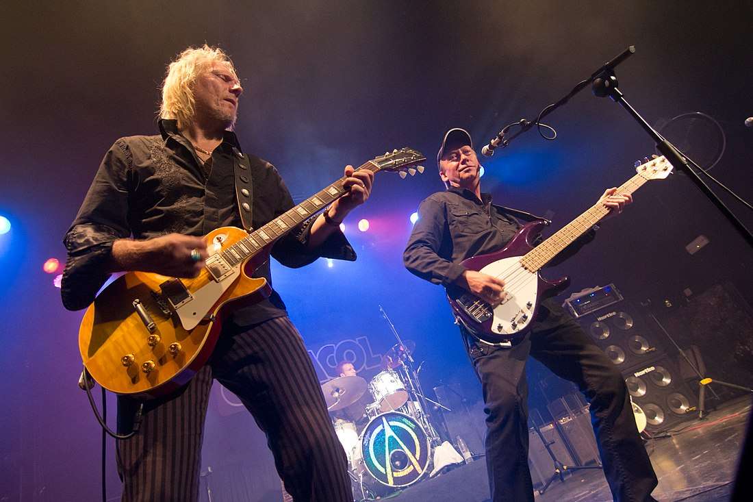 Wishbone Ash 2015 - 04.jpg